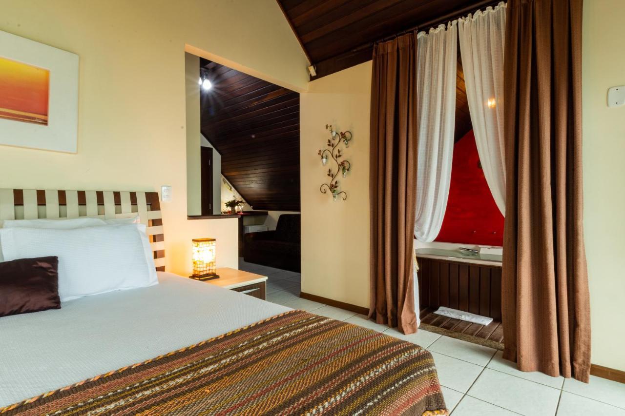 Olhos Verdes Guest House Бомбиньяс Экстерьер фото