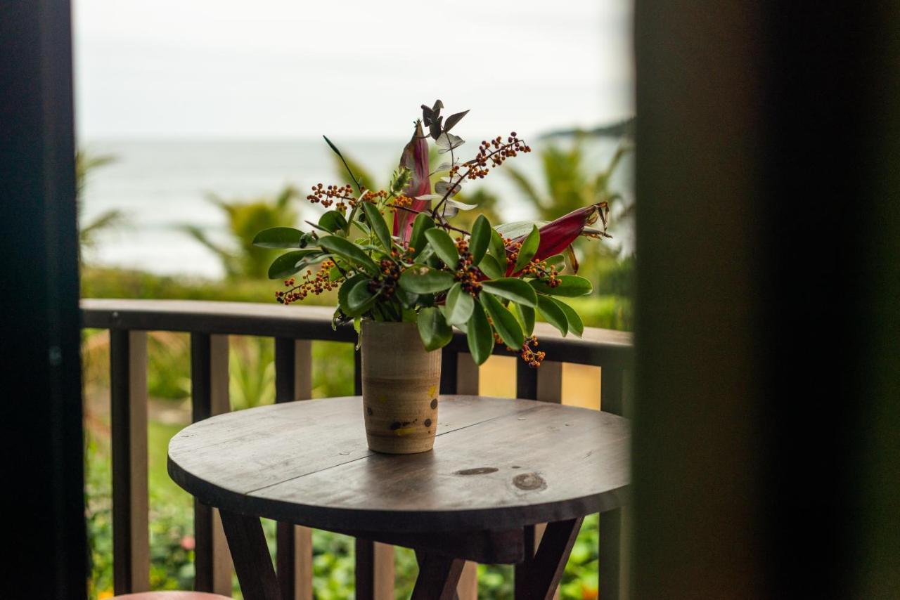 Olhos Verdes Guest House Бомбиньяс Экстерьер фото